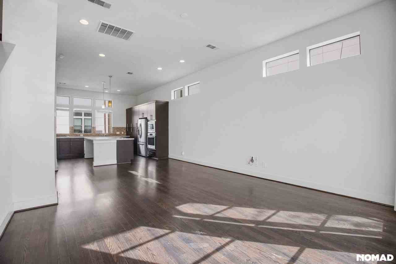 1706 Alamo St - Photo 4 of 34