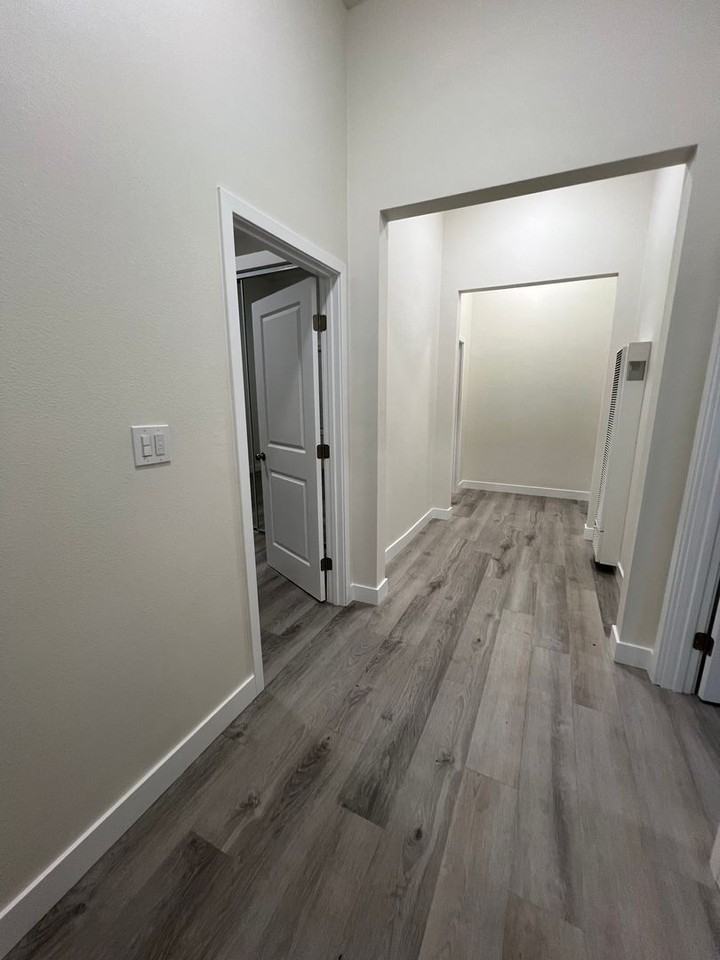 617 W 76th St - Photo 3 of 11