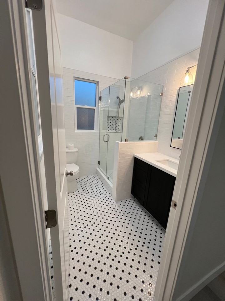 617 W 76th St - Photo 7 of 11