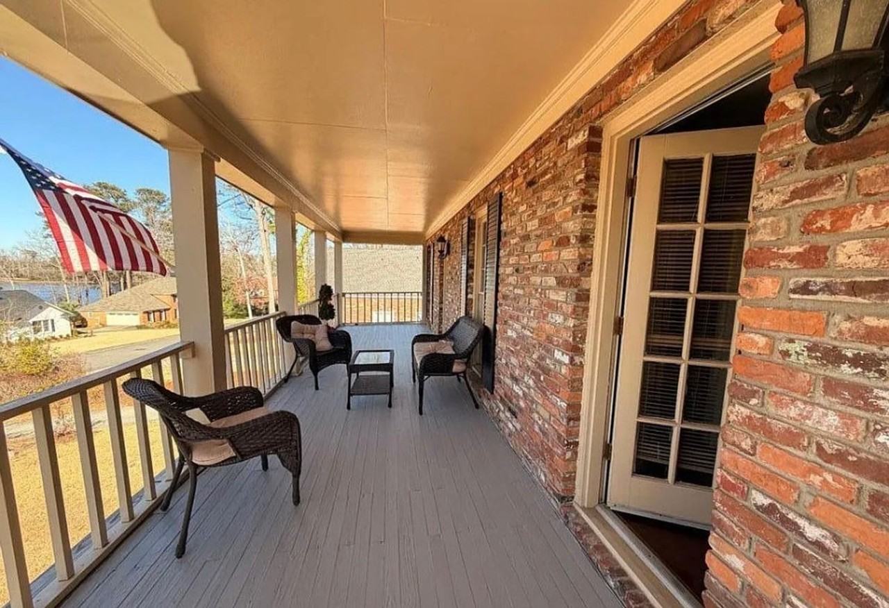 123 Lakeview Ct - Photo 4 of 25