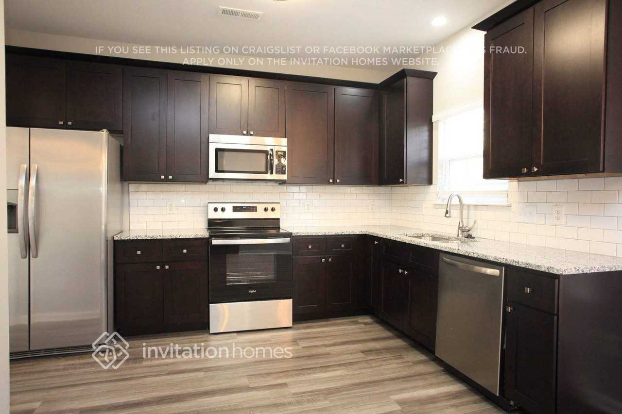 3123 Hendricks Chapel Ln - Photo 7 of 19