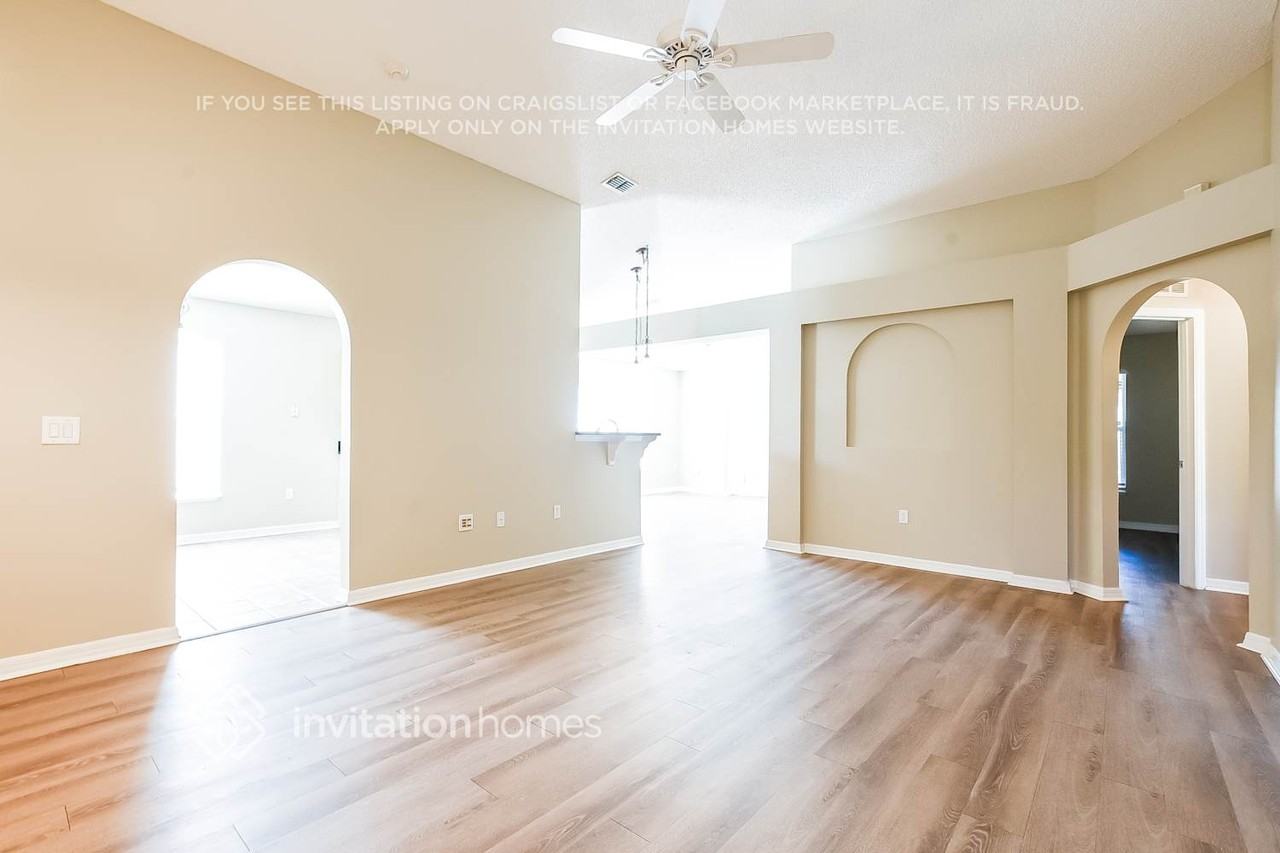 120 Crown Colony Way - Photo 3 of 17