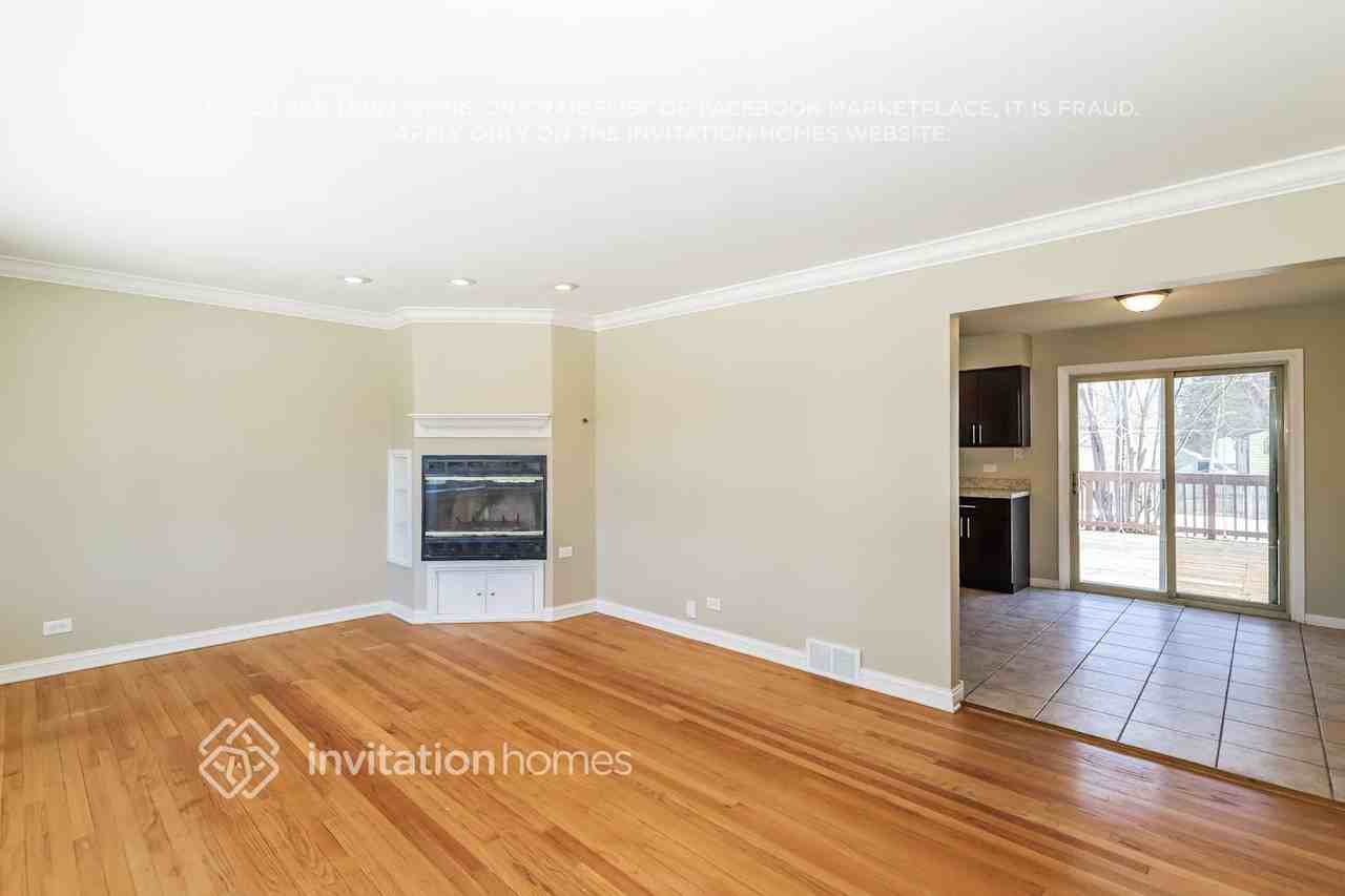 445 N Douglas Ave - Photo 5 of 18