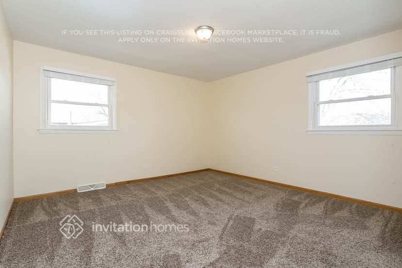 1035 W Iowa St - Photo 3 of 7