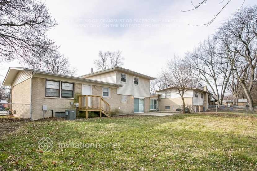 1035 W Iowa St - Photo 5 of 7