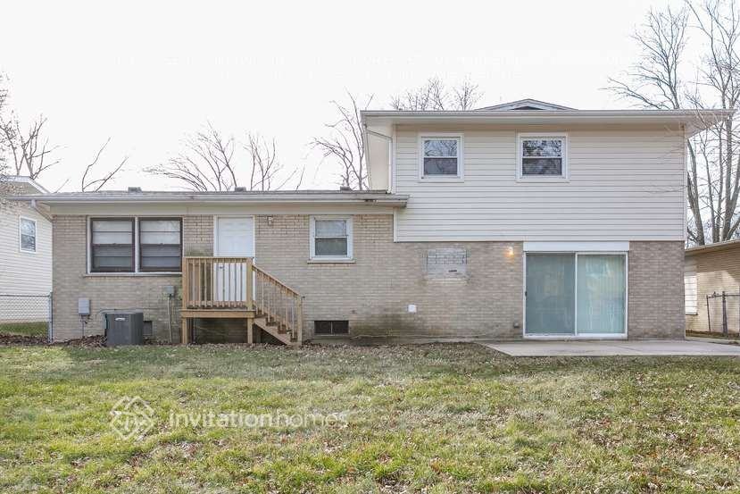 1035 W Iowa St - Photo 6 of 7