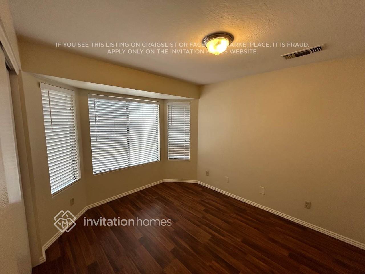 1538 E Hearne Way - Photo 7 of 17