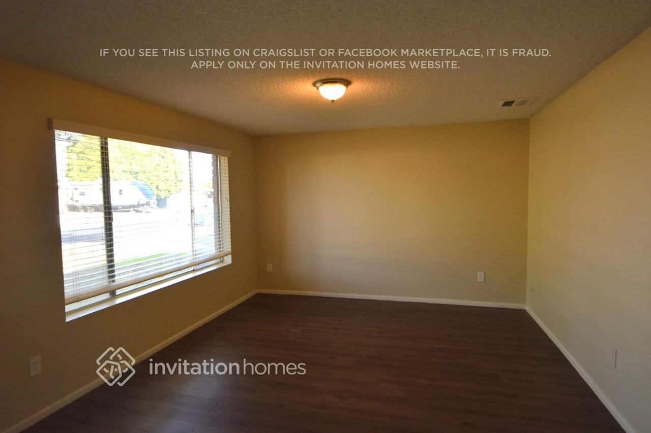 2929 W Michelle Dr - Photo 2 of 12