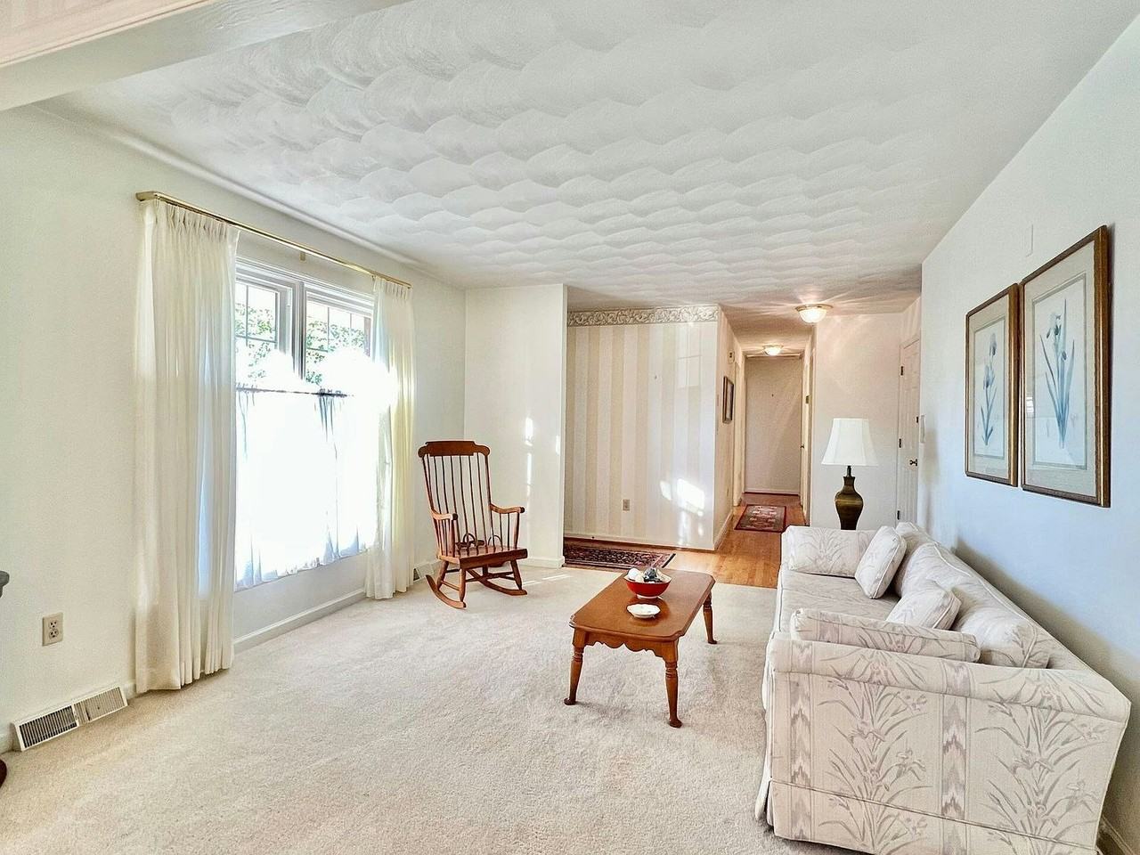 4946 Appletree Drive - Photo 5 of 31