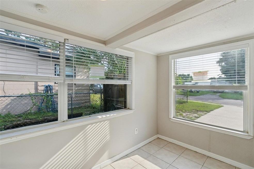 814 Ferndell Road - Photo 6 of 12