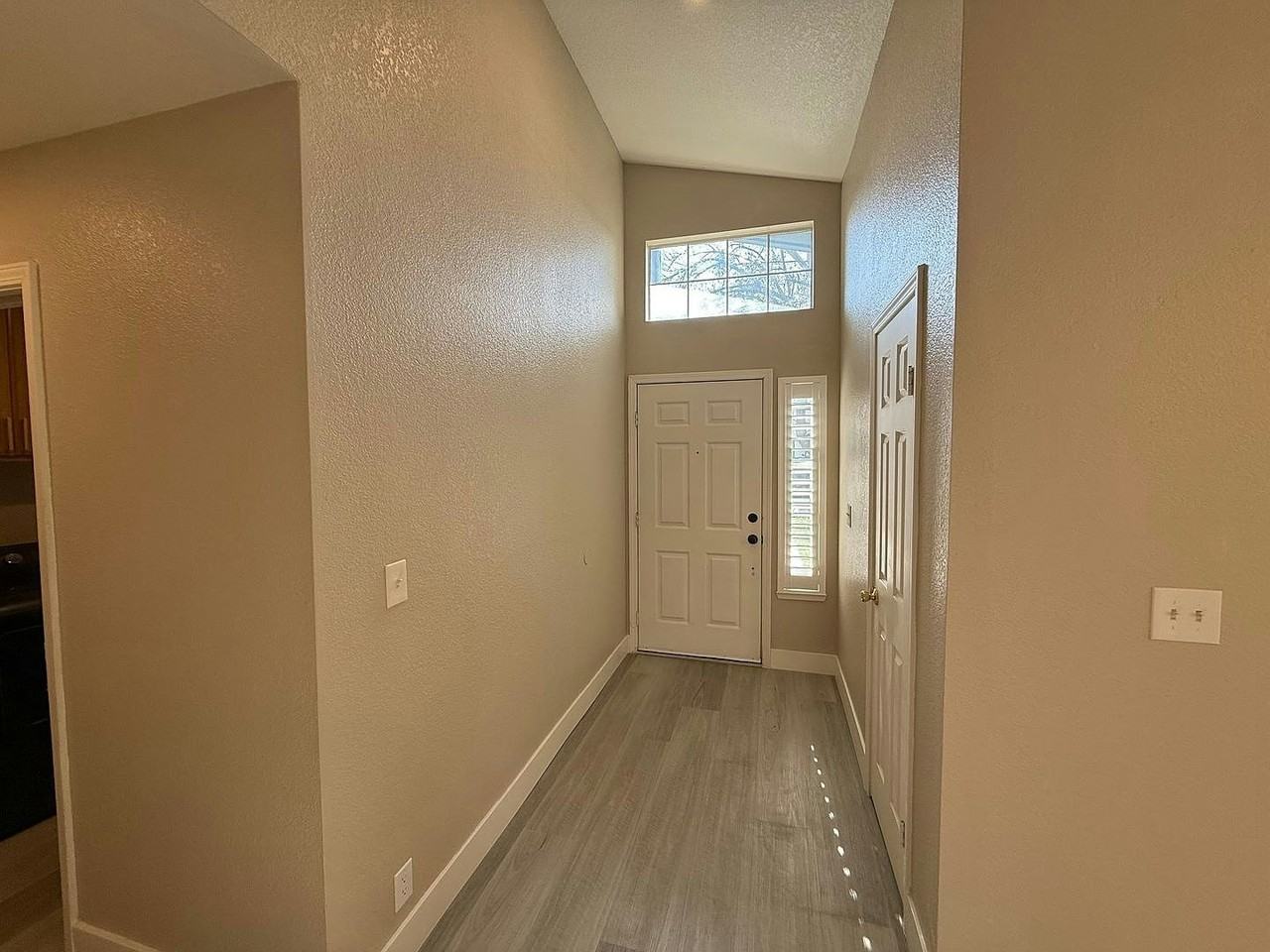 1709 Nighthawk Way - Photo 2 of 14