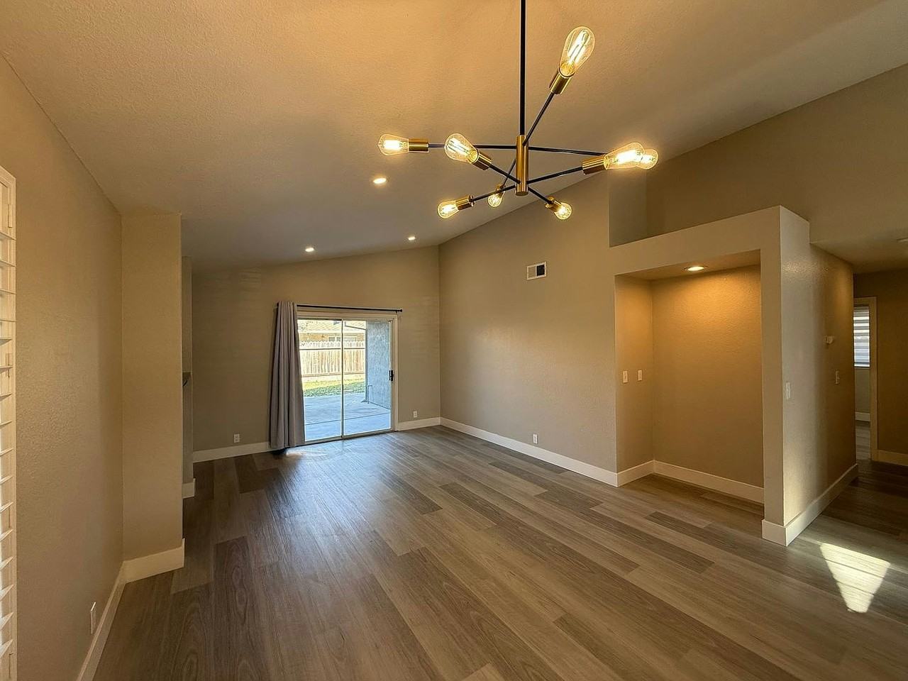 1709 Nighthawk Way - Photo 3 of 14