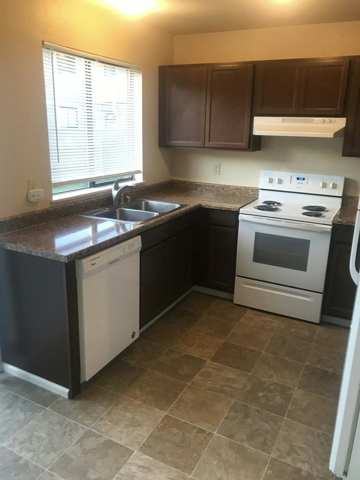 15304 Limerick Place, Unit C - Photo 6 of 13