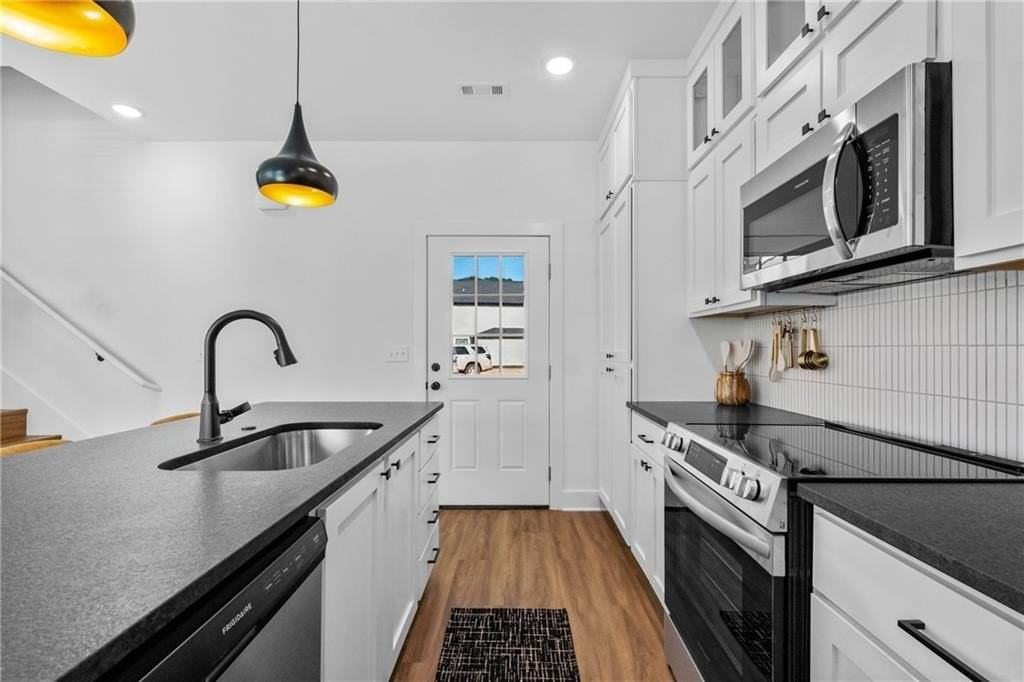 913 S Wichita Ave - Photo 3 of 24