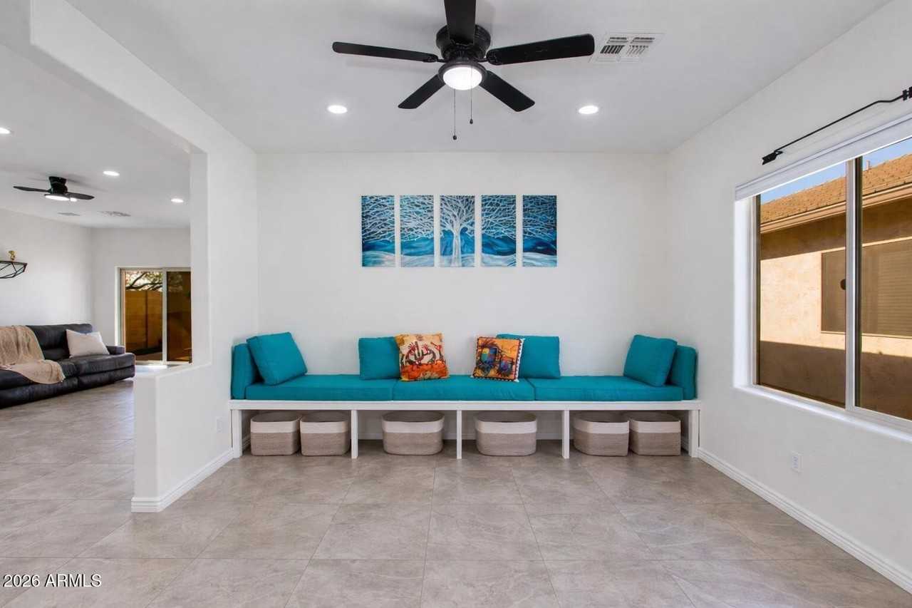 8242 S Hidden Trail Ct - Photo 7 of 23