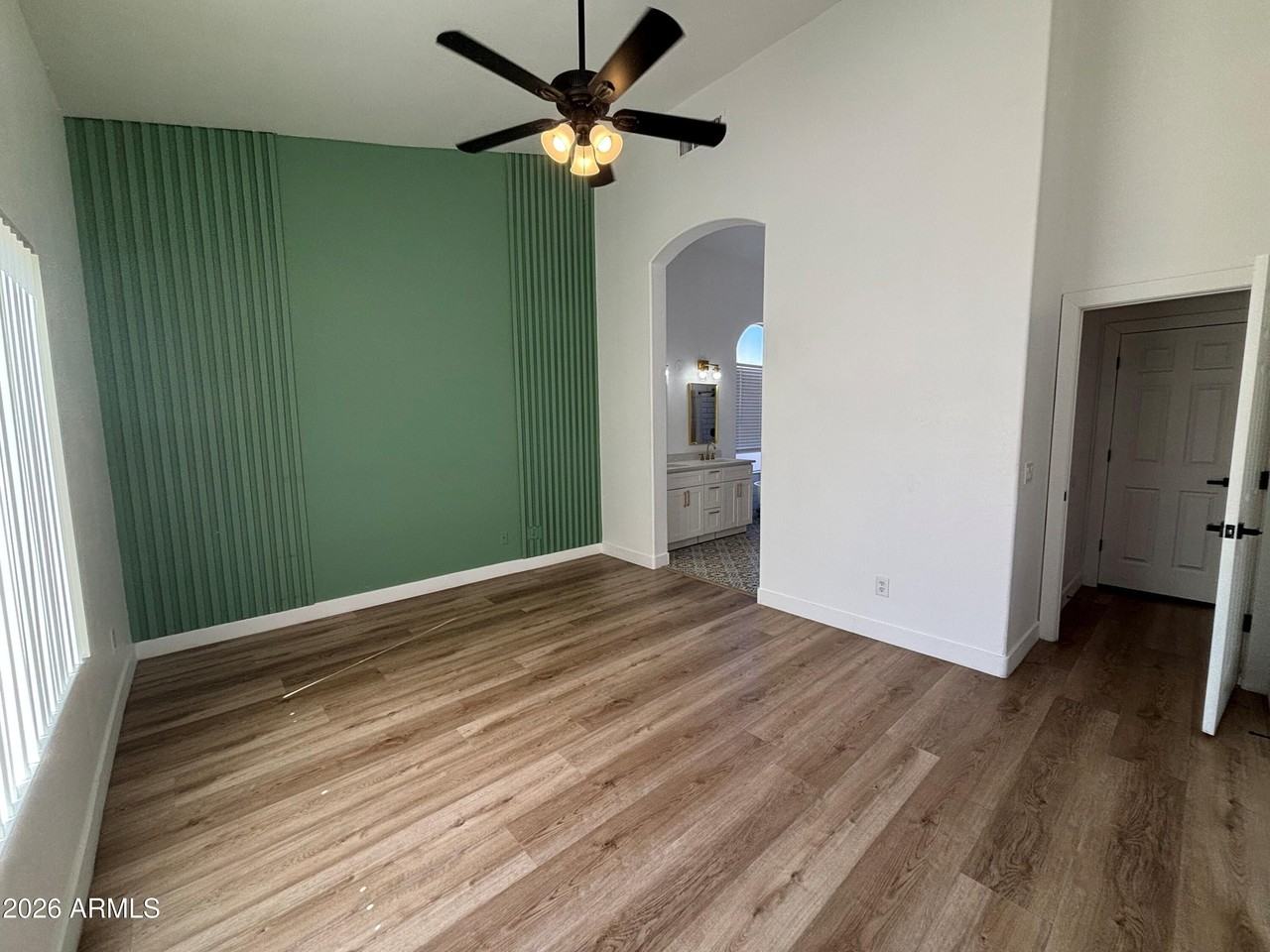 4105 W Shannon St - Photo 2 of 7