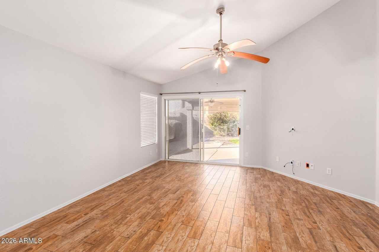 18624 N 2nd Ave - Photo 7 of 28