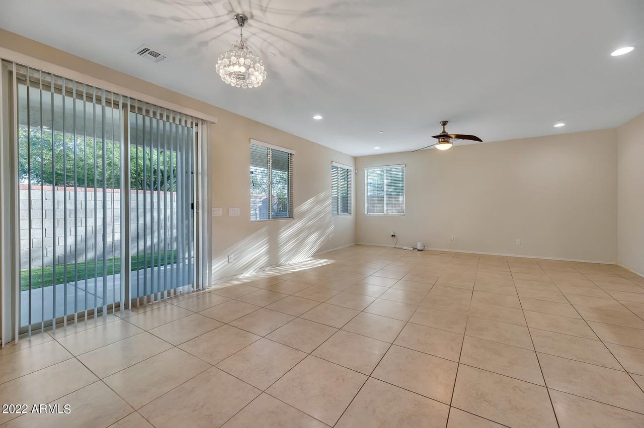 4625 E Beck Ln - Photo 2 of 28