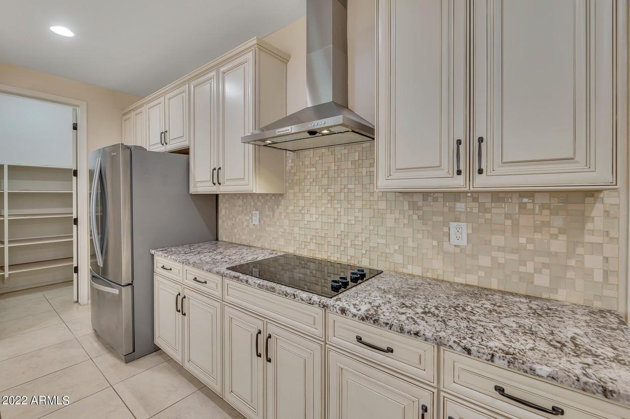 4625 E Beck Ln - Photo 6 of 28