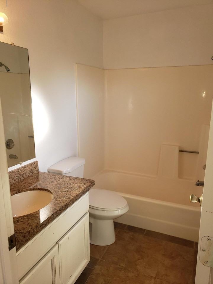 11832 N Saguaro Blvd Apt 104 #104 - Photo 7 of 21