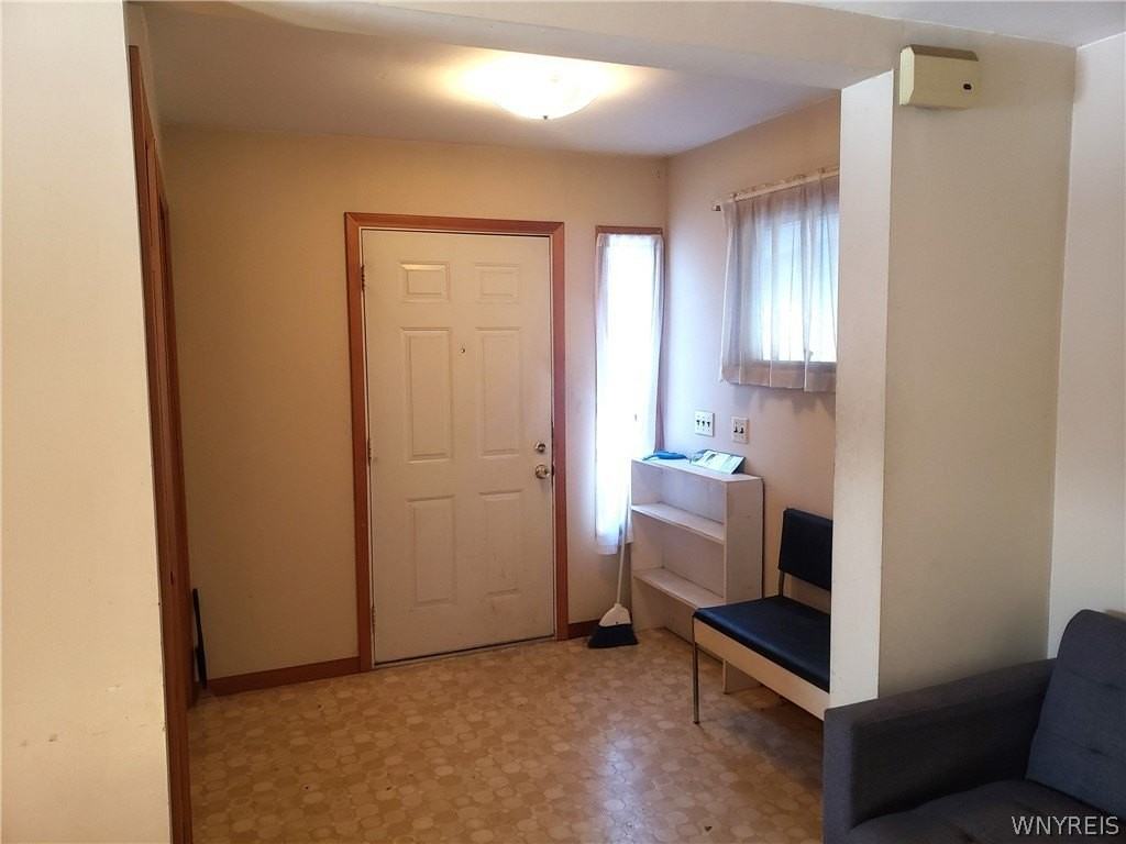 91 Springville Ave - Photo 3 of 12