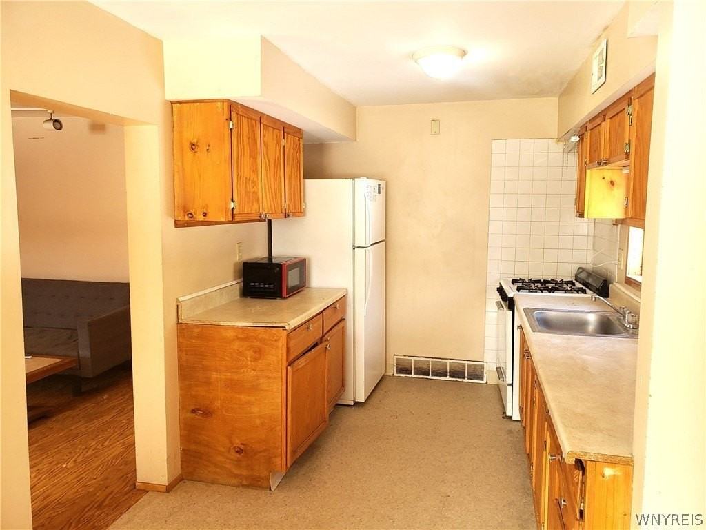 91 Springville Ave - Photo 6 of 12