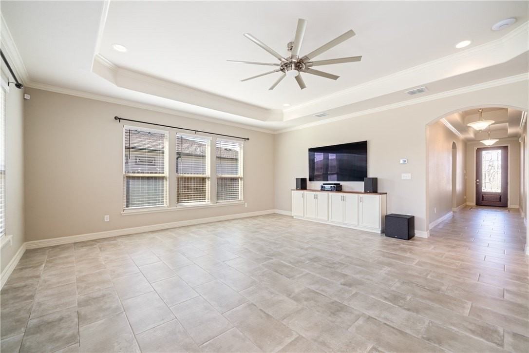 103 Foxtail Palm Dr - Photo 6 of 33