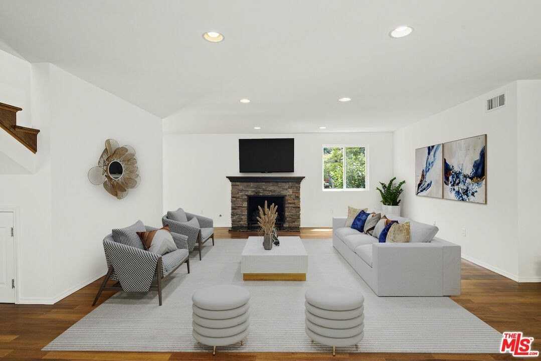 907 Las Pulgas Rd - Photo 5 of 39