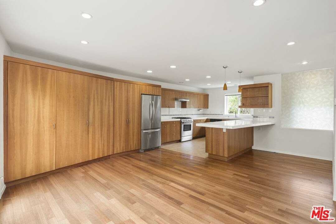 907 Las Pulgas Rd - Photo 6 of 39