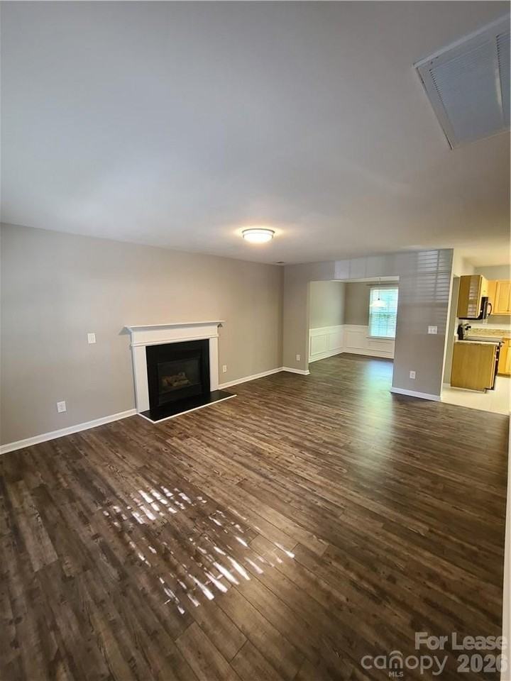 19231 Kanawha Dr - Photo 2 of 20