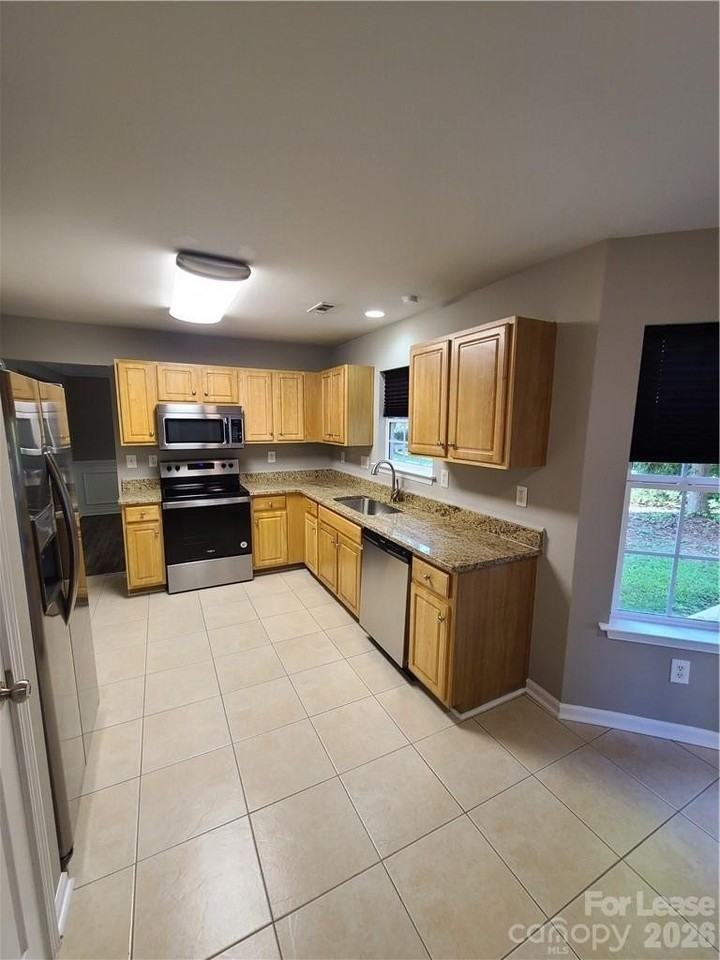 19231 Kanawha Dr - Photo 5 of 20