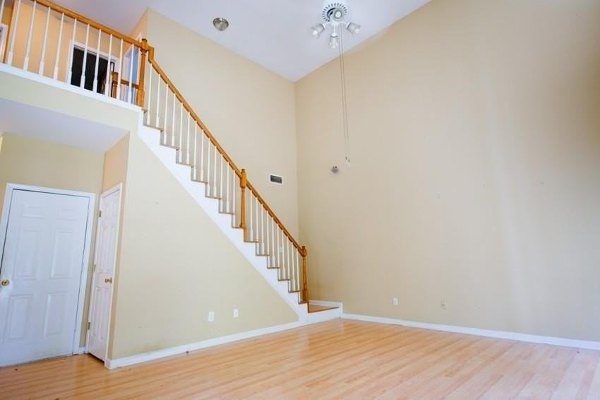 589 Reading Ct - Photo 6 of 11