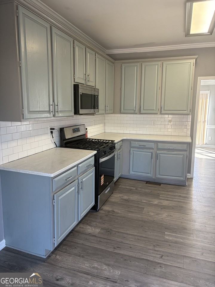 7424 Harbor Cove Ln - Photo 3 of 8