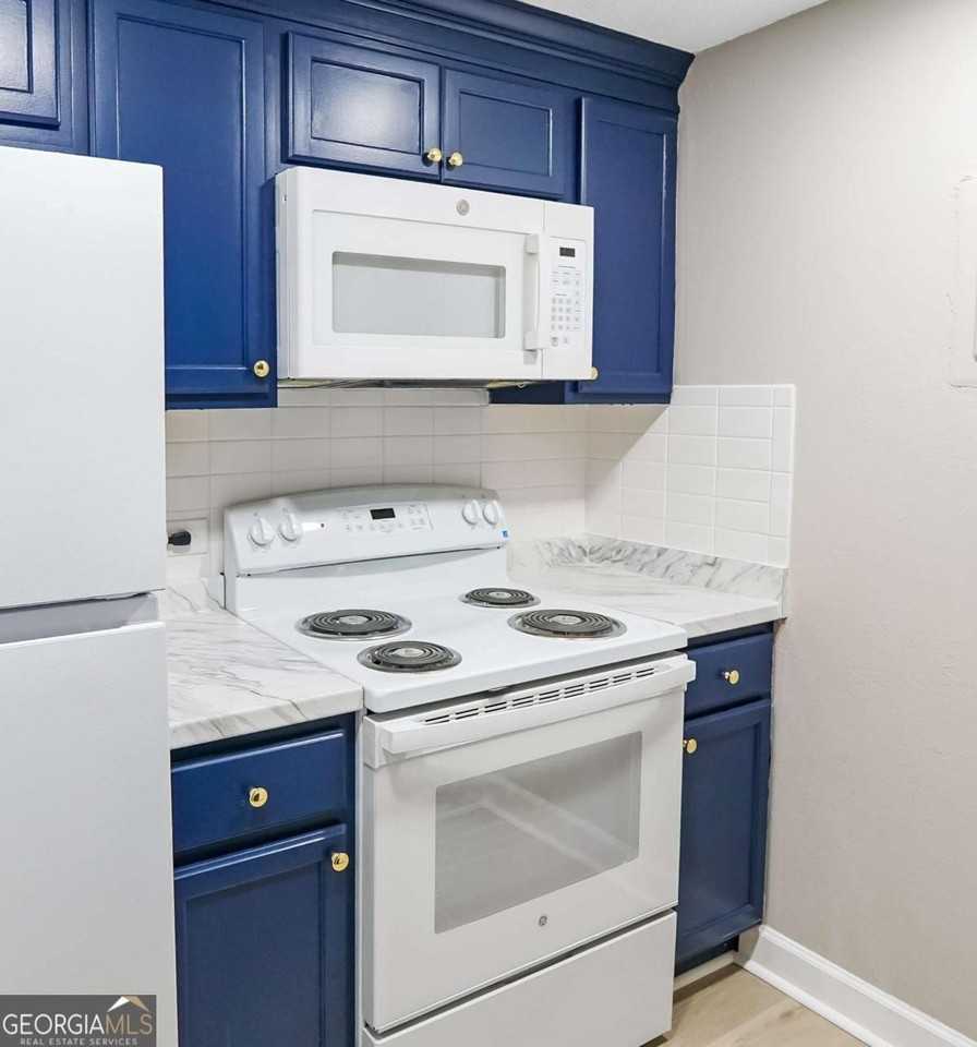 375 Ralph Mcgill Blvd Ne #108 - Photo 6 of 13