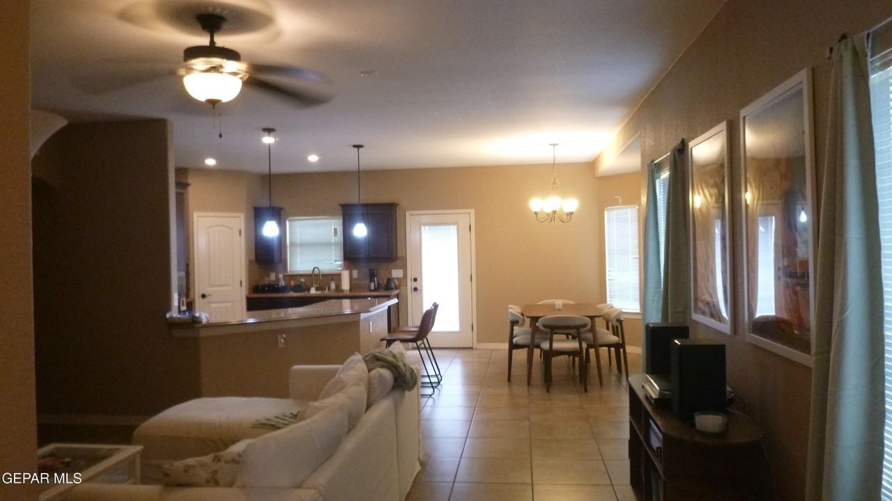 14229 English Point Ave - Photo 3 of 22