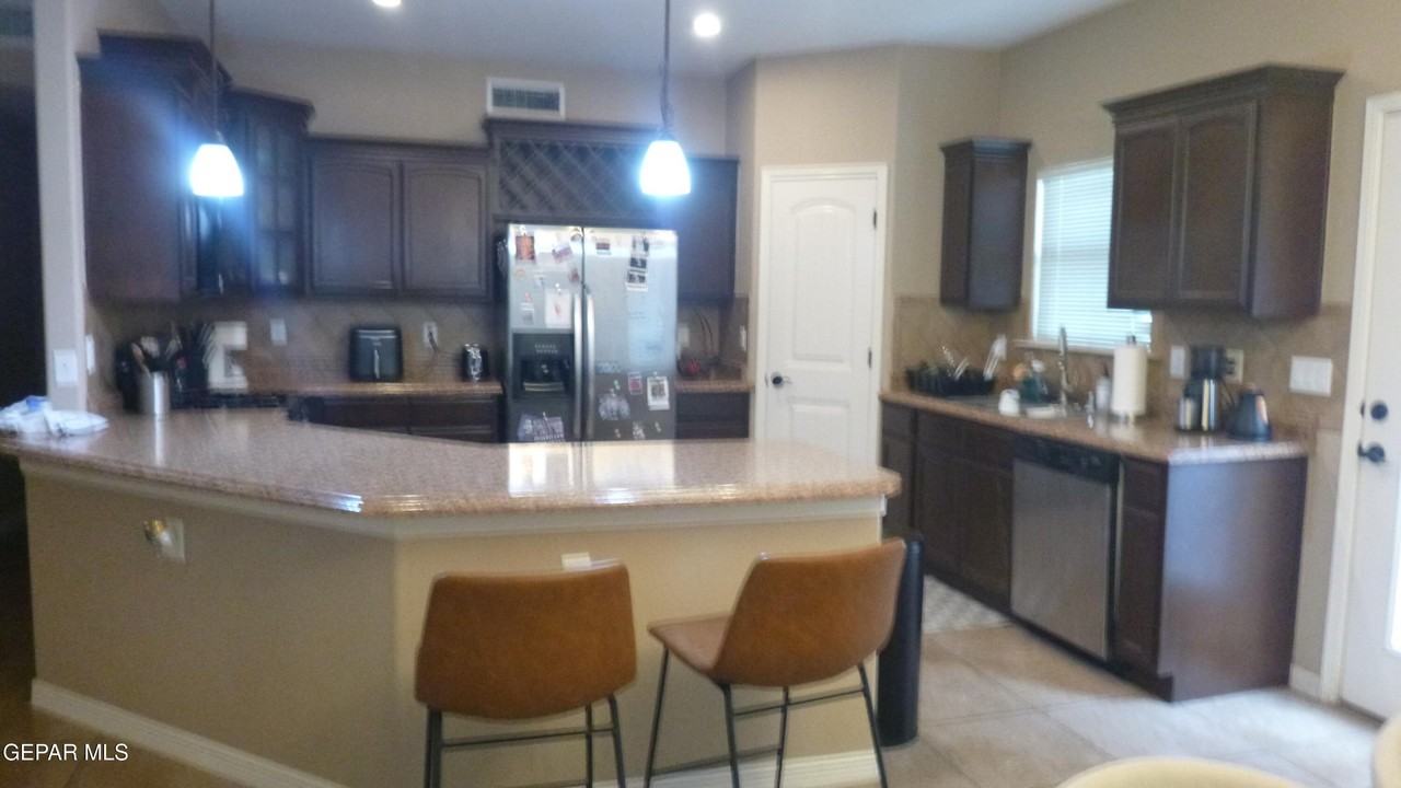 14229 English Point Ave - Photo 4 of 22