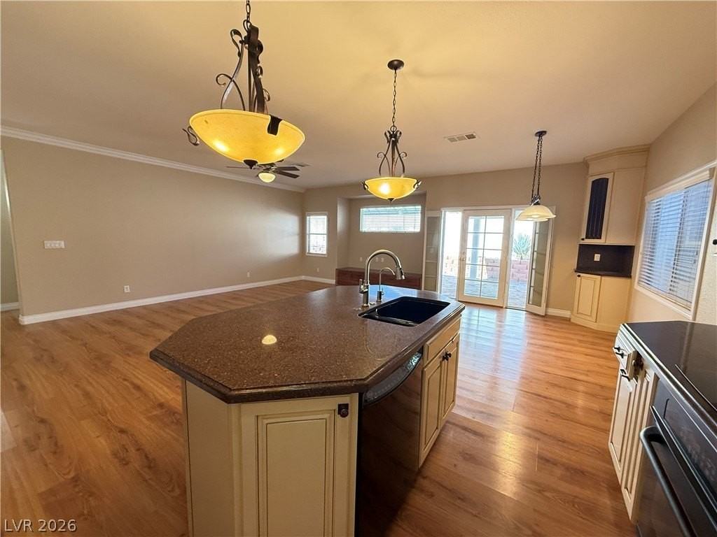 10146 Queens Church Ave - Photo 4 of 32