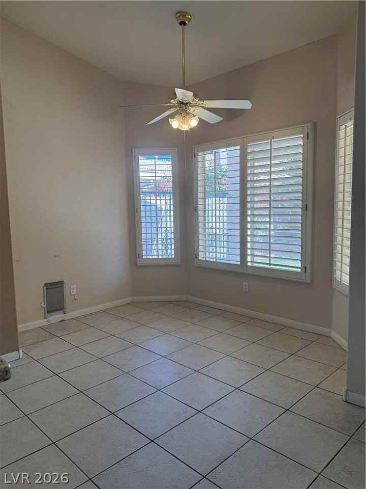 2764 Chokecherry Ave - Photo 6 of 15