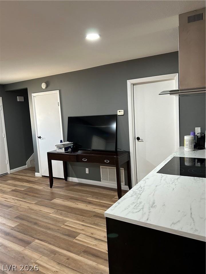 1454 Elizabeth Ave #3 - Photo 5 of 23