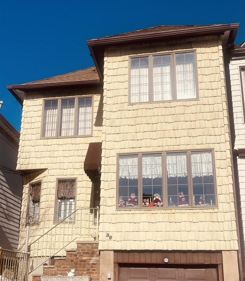 39 W 35th St #2 - Photo 2 of 21