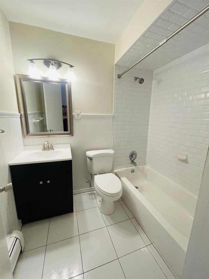 39 W 35th St #2 - Photo 7 of 21