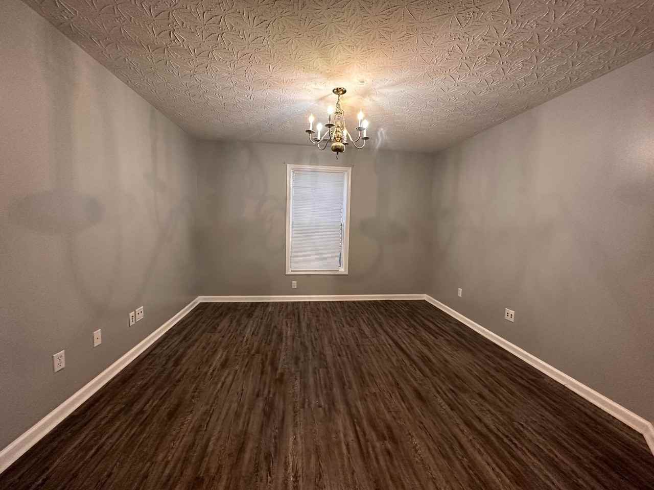 508 Newbury Way - Photo 3 of 18