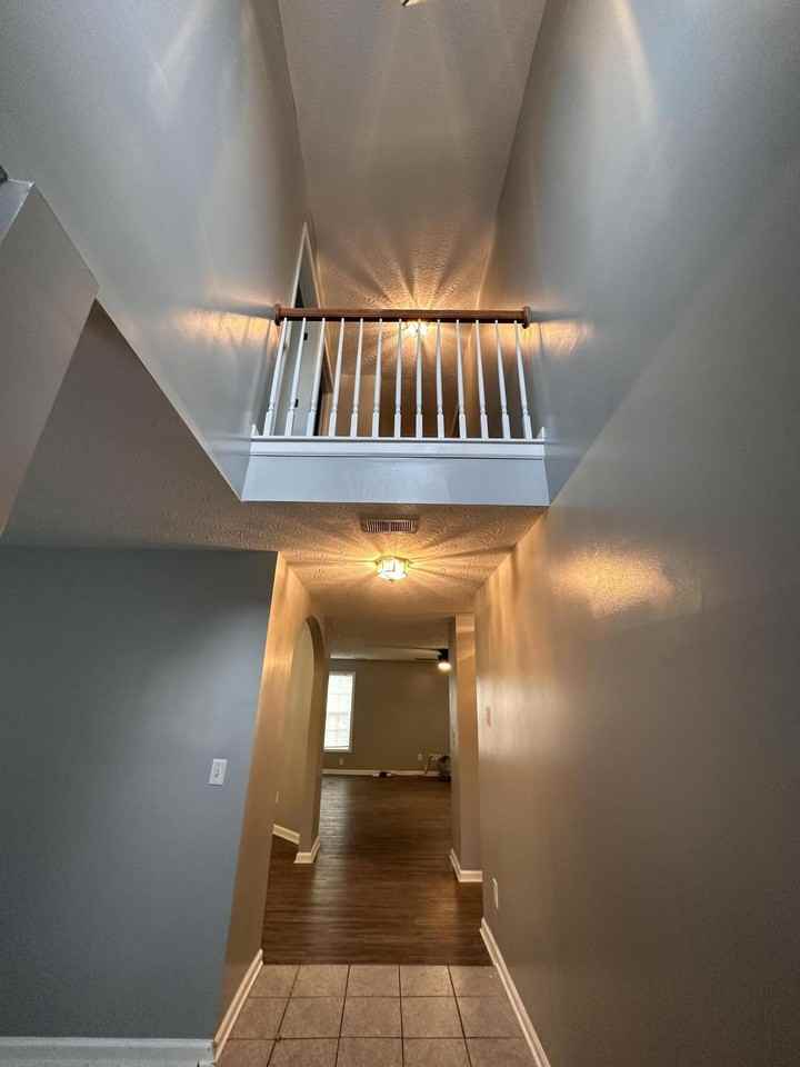 508 Newbury Way - Photo 7 of 18