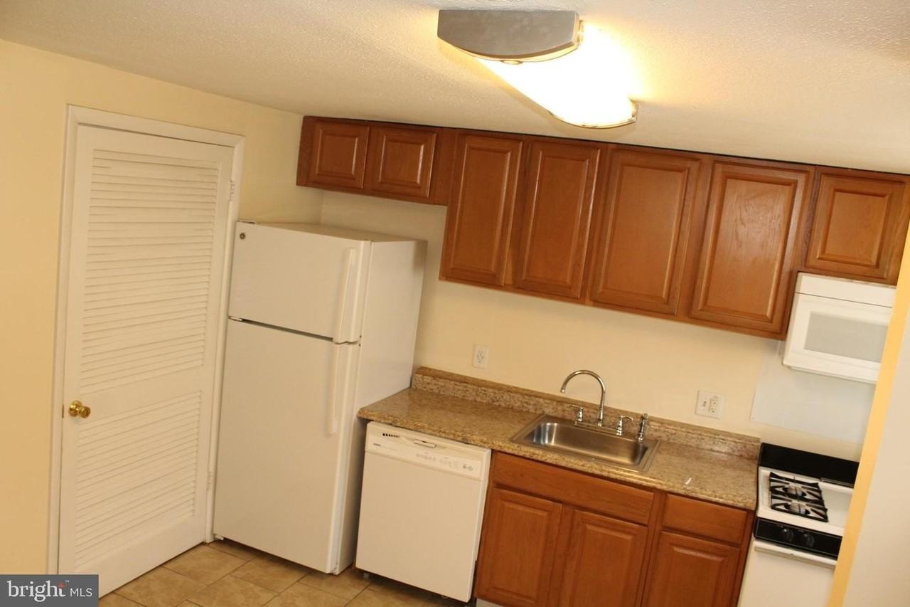 1769 Village Green Dr - Photo 3 of 21