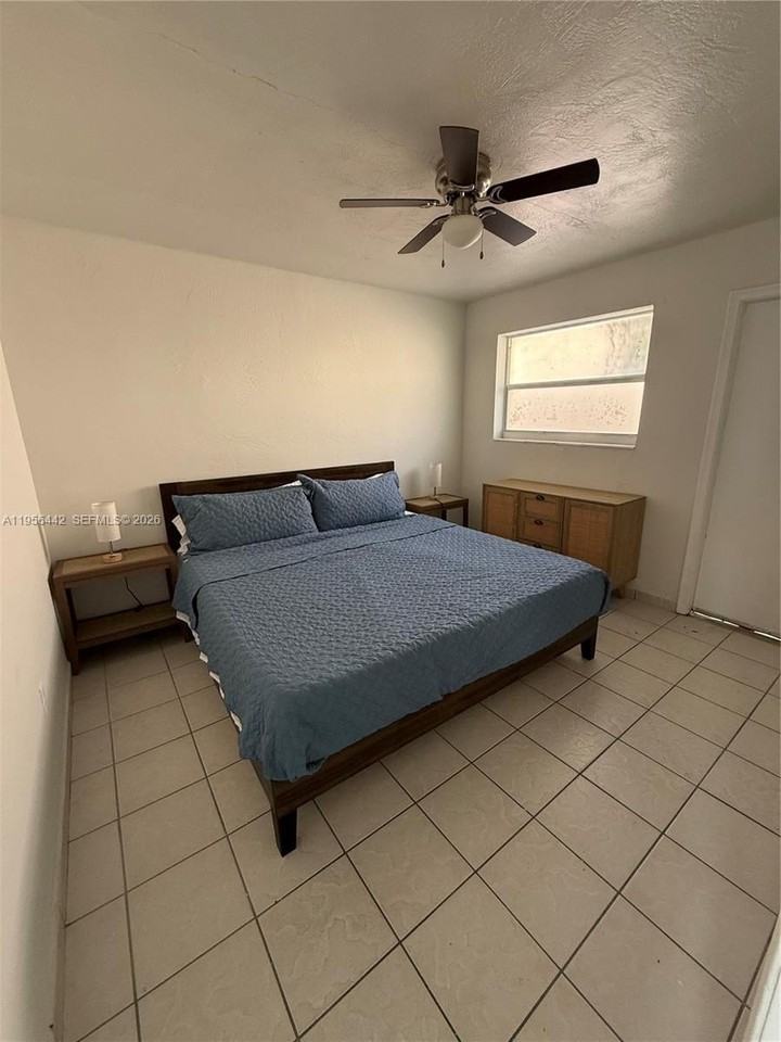 654 W 29th St #6 - Photo 5 of 9