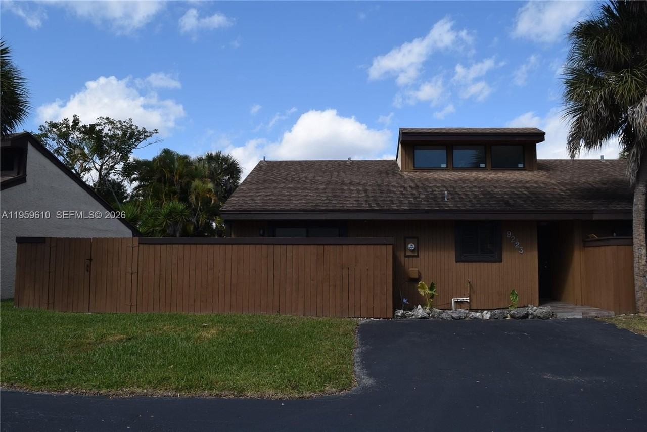 9223 Sw 130th St #9223 - Photo 2 of 12