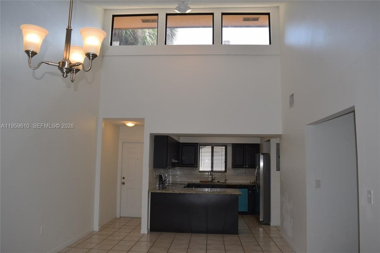 9223 Sw 130th St #9223 - Photo 3 of 12