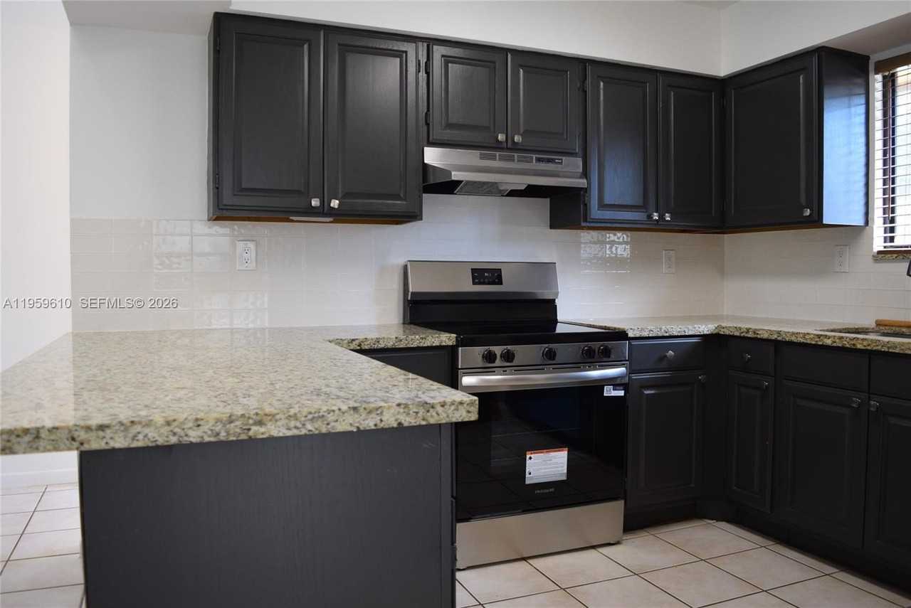 9223 Sw 130th St #9223 - Photo 5 of 12