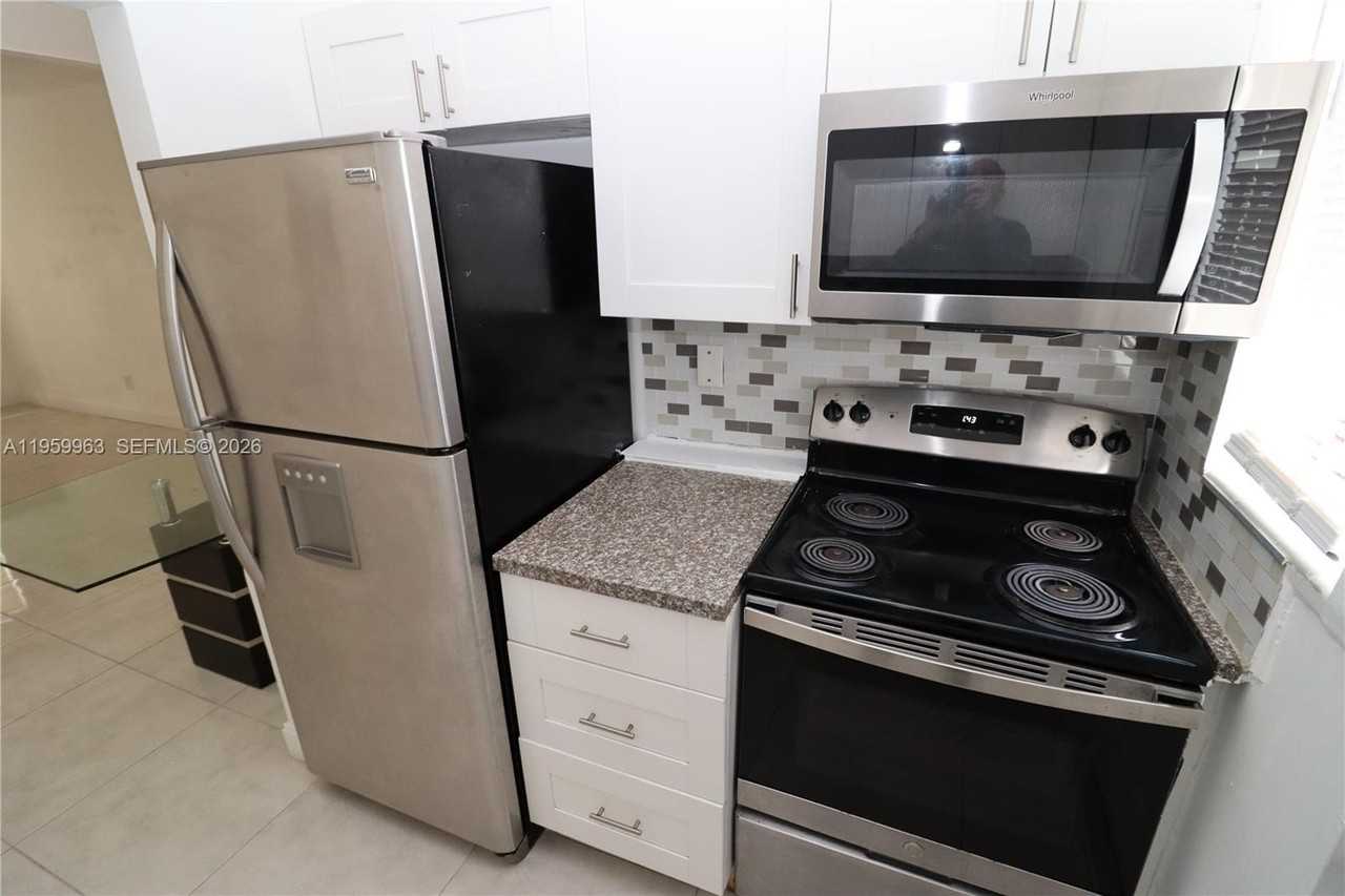 820 85th St #1 - Photo 4 of 23