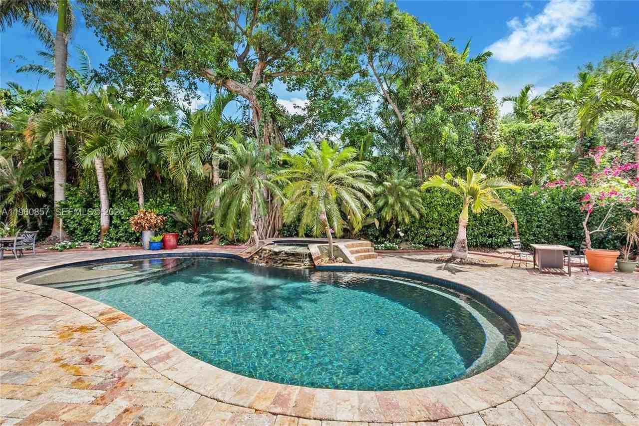 5621 Sw 68th Ct - Photo 5 of 18